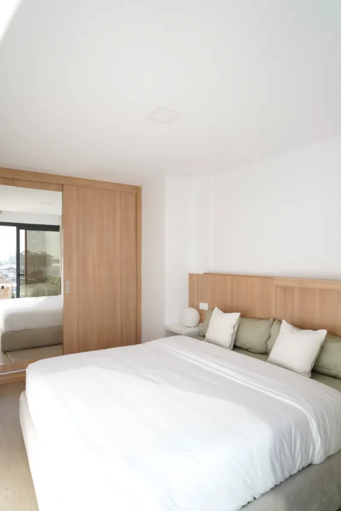 Proyecto: BEAC-H Building (decoración, amueblamiento y puesta en escena)